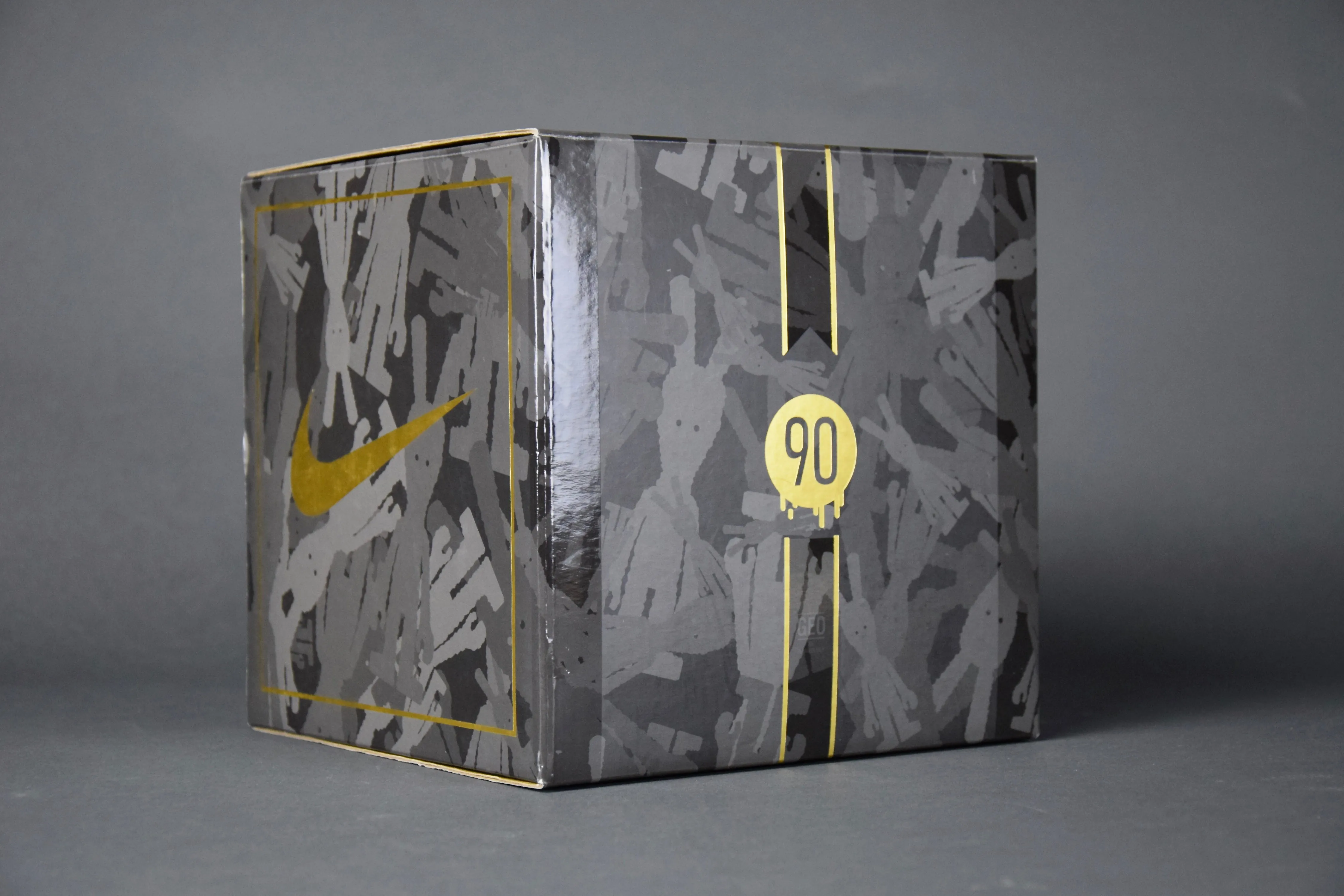 MINT BLACKBALL T90 BB 2005 ART TOY BY MICHAEL LAU AND NIKE
